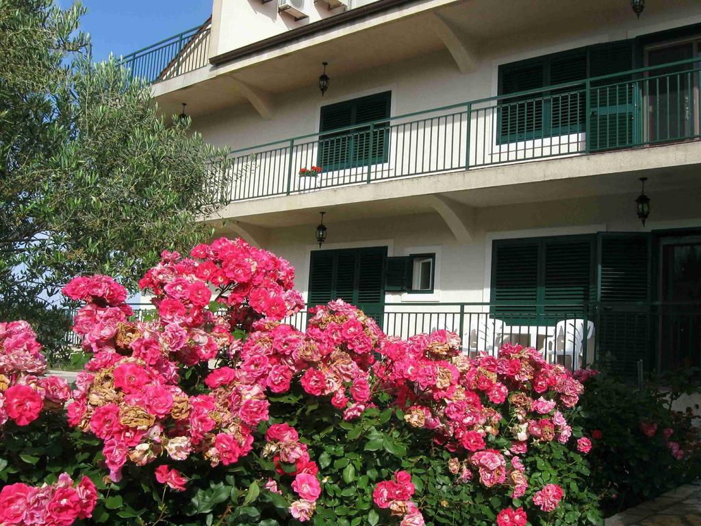 Americana Luxury Apartments Zablace Exterior photo